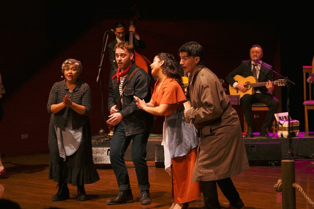 Puerto Amores, comedia musical de La Memoria Guachaca en Teatro Mori Recoleta.