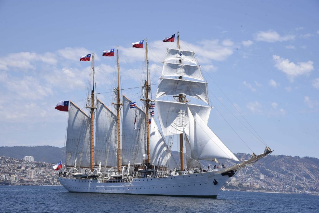 Buque Escuela Esmeralda regresa a Valparaíso tras cinco meses de navegación en su 70° Crucero de Instrucción.