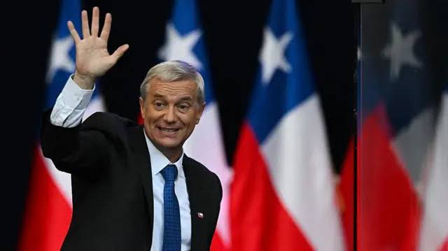 Presidente José Antonio Kast a seis meses del inicio de su Gobierno, según resultados de la encuesta Cadem.