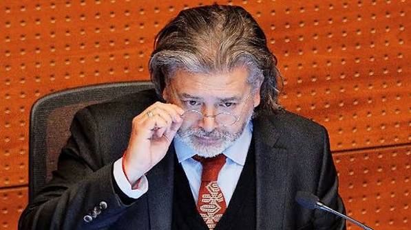 Daniel Urrutia, juez del Séptimo Juzgado de Garantía de Santiago, cuya remoción fue acordada por la Corte Suprema tras una investigación por uso irregular de licencias médicas.